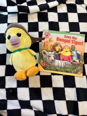 wonder pets Ming Ming duck (stained and cape faded) & book (tiny rip)